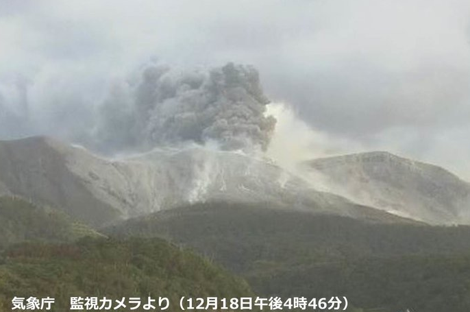 일본화산폭발18 일본 가고시마 구치노에라부 섬 대규모 화산폭발