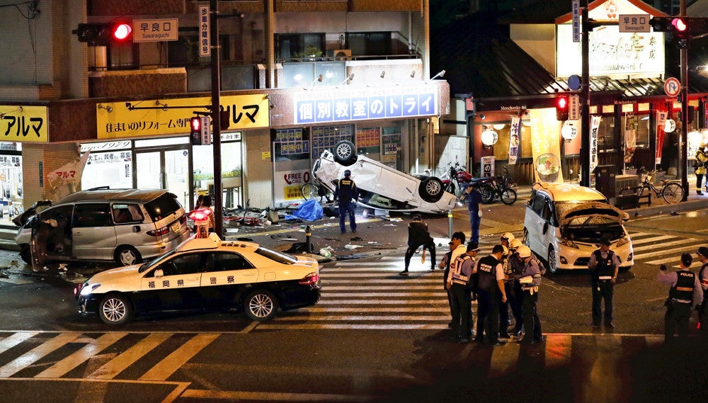 고령운전자 역주행 후쿠오카 80대 고령운전자의 역주행 폭주! 10여명 사상